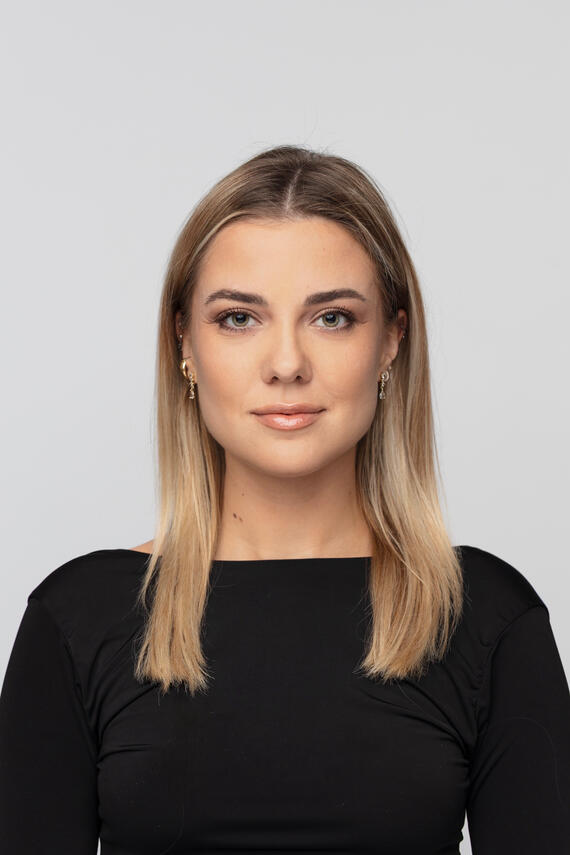 Weronika Kazimierczyk Grant Writer & Fundraising