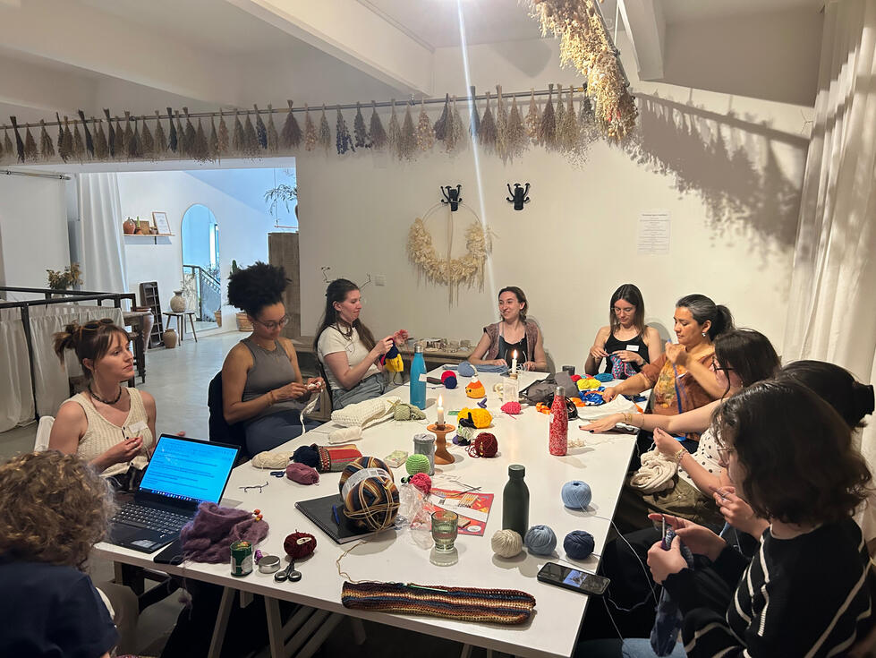 Craft & Connect Community Night, May 4